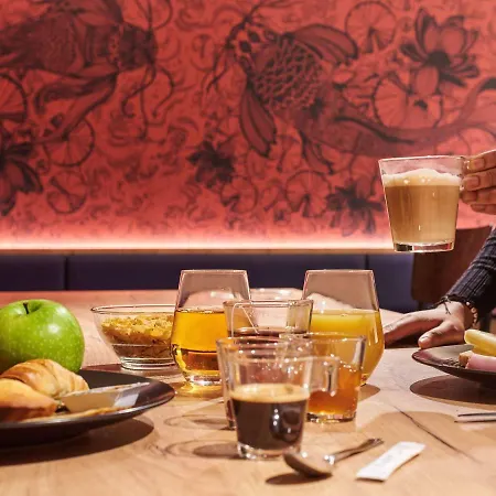 Ibis Styles Gare De L'est Magenta Parijs