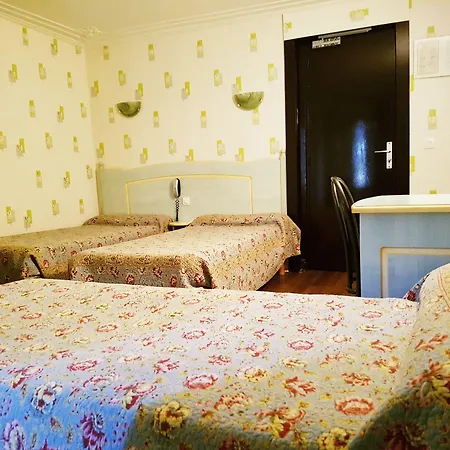 Ibis Styles Gare De L'est Magenta