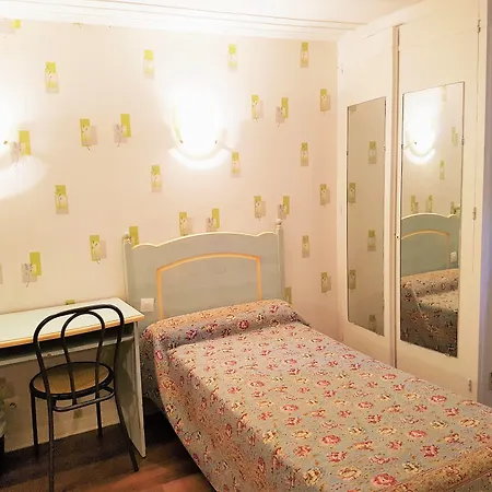 Ibis Styles Gare De L'est Magenta 3* 파리