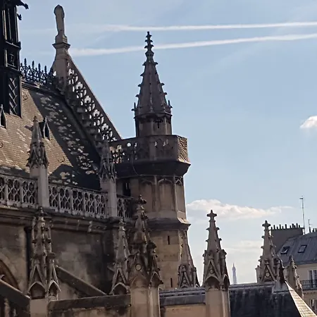 Ibis Styles Gare De L'est Magenta