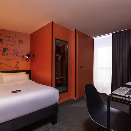 Ibis Styles Gare De L'est Magenta