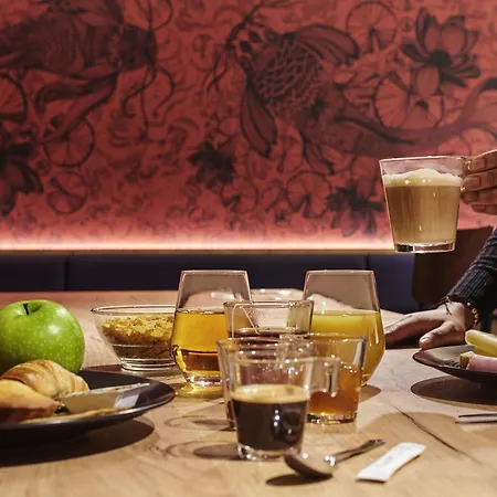Ibis Styles Gare De L'est Magenta 3* パリ