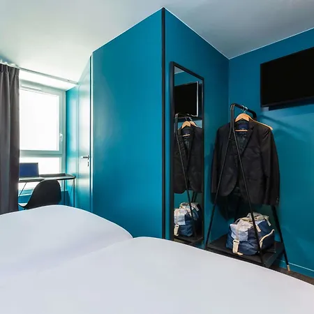 Otel Ibis Styles Gare De L'est Magenta