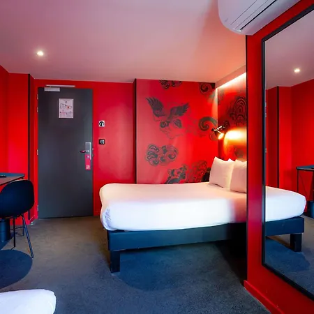 Ibis Styles Gare De L'est Magenta