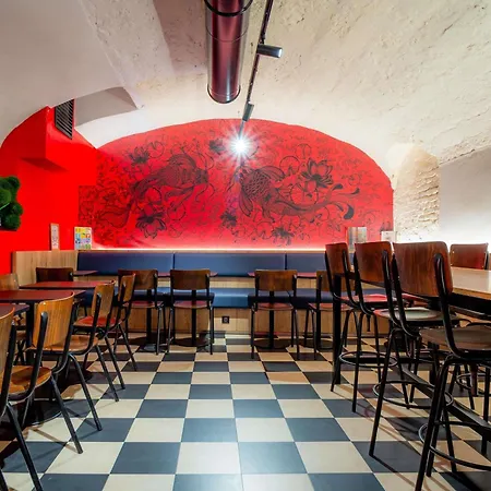 Ibis Styles Gare De L'est Magenta