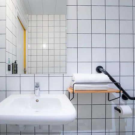 Ibis Styles Gare De L'est Magenta 3*