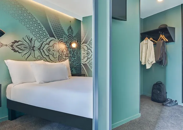 Ibis Styles Gare De L'est Magenta