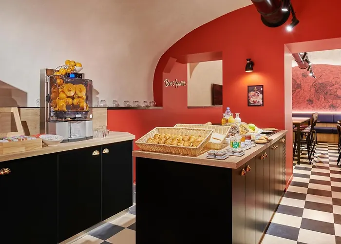 Ibis Styles Gare De L'est Magenta