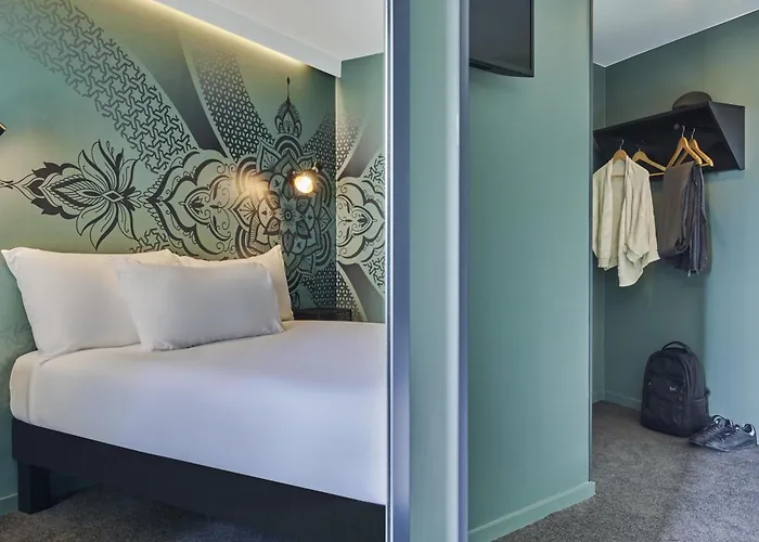 Ibis Styles Gare De L'est Magenta