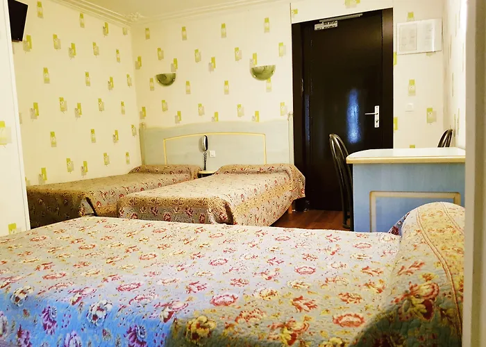 Ibis Styles Gare De L'est Magenta