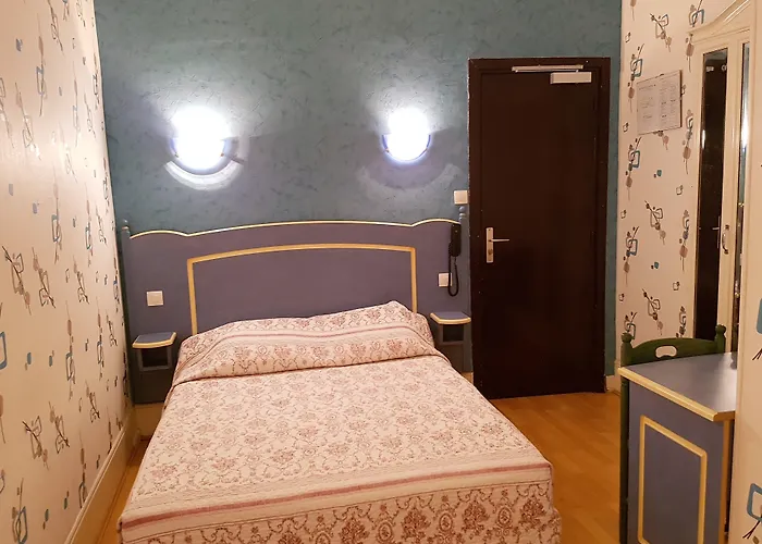 Ibis Styles Gare De L'est Magenta 3*