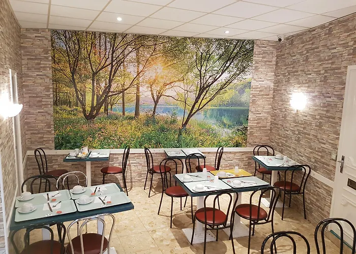 Ibis Styles Gare De L'est Magenta