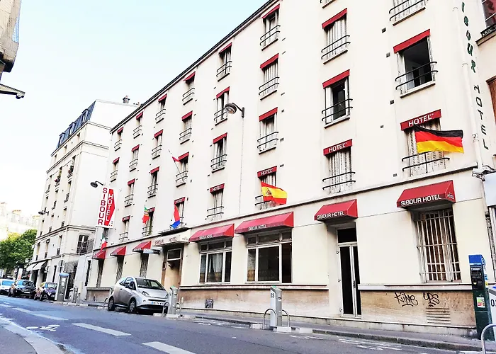 Ibis Styles Gare De L'est Magenta