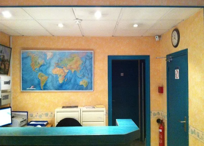 Ibis Styles Gare De L'est Magenta 3* Paris