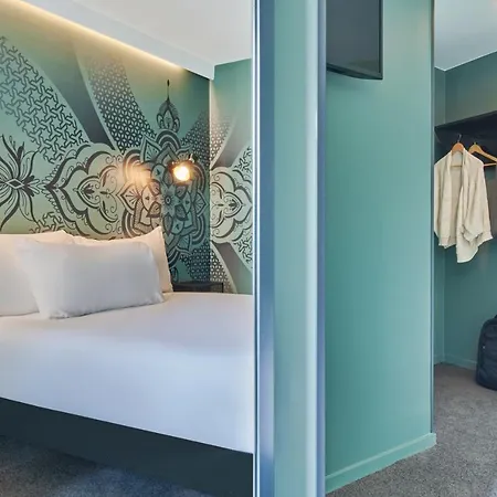 Ibis Styles Gare De L'est Magenta