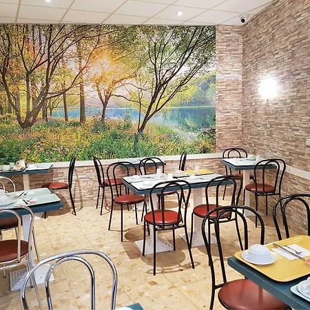 Ibis Styles Gare De L'est Magenta Parigi